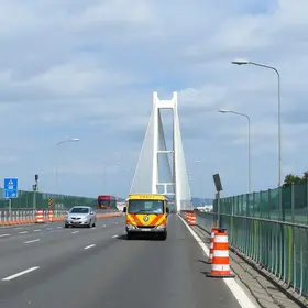 interdição passarela Avenida Júlio César
